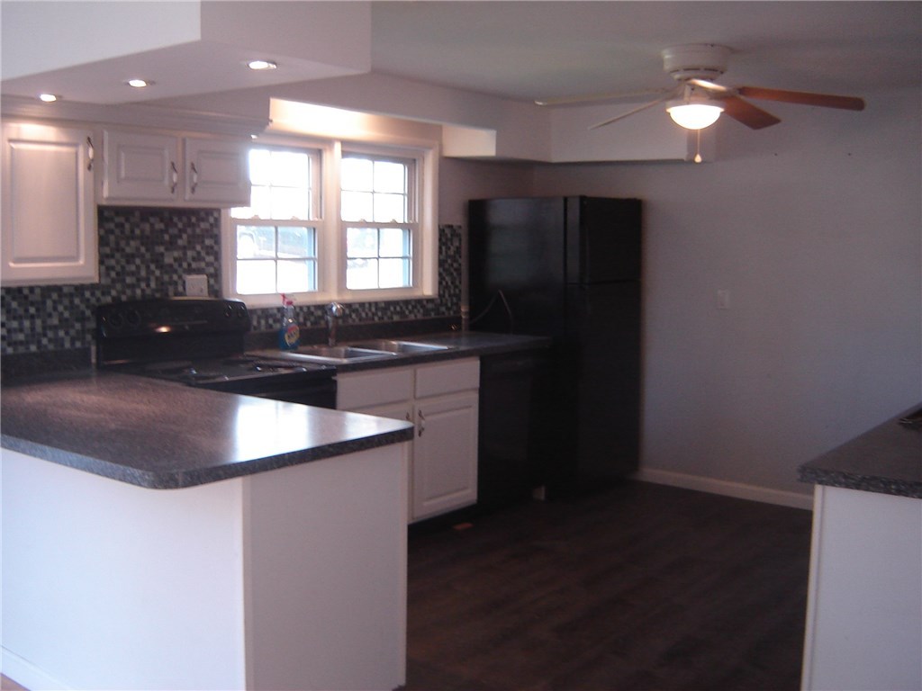 86 Winterberry Road Narragansett, RI 02874 - Photo 4 of 16 Gallery Image 4
