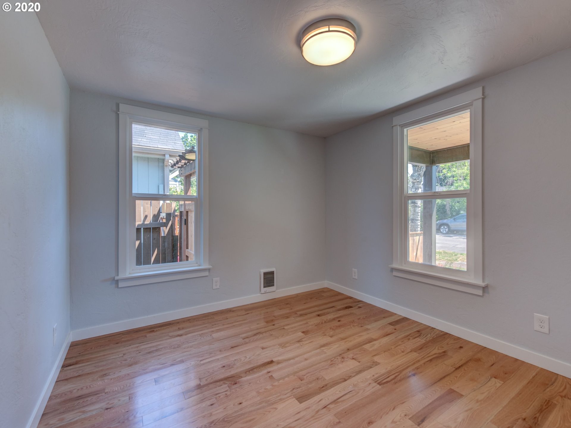 614 G Street Springfield, OR 97477 - Photo 14 of 22