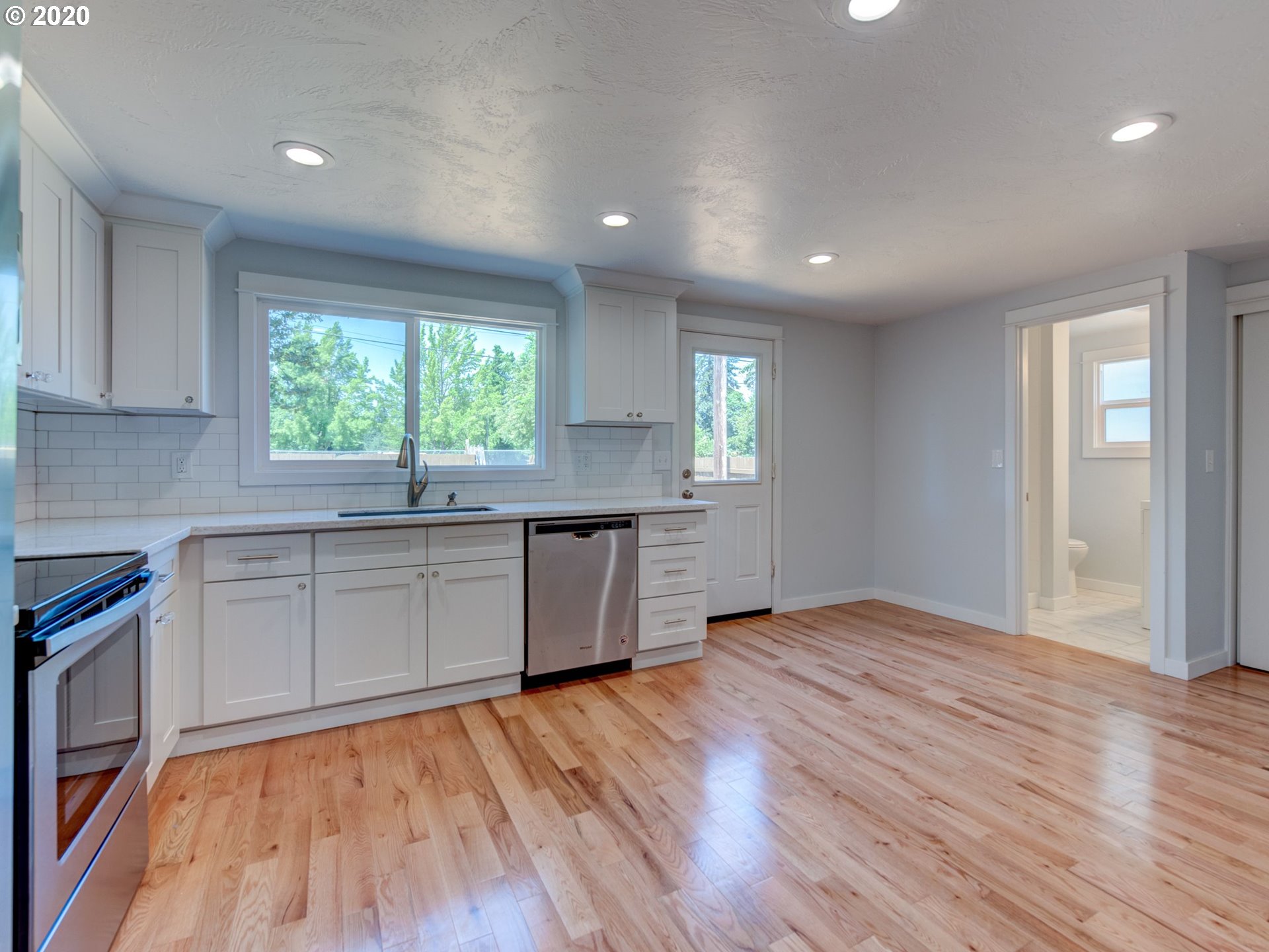 614 G Street Springfield, OR 97477 - Photo 9 of 22