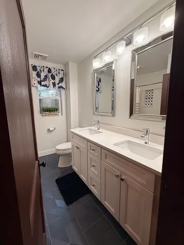 $2,350 | 127 Eldridge Street, Unit 2, Taunton, MA 02780