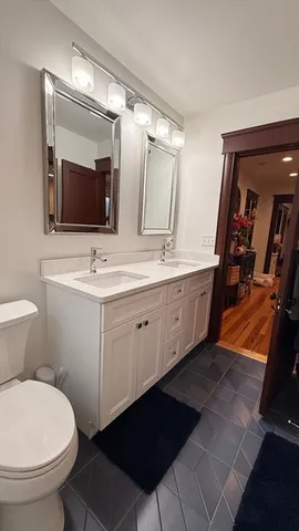 $2,350 | 127 Eldridge Street, Unit 2, Taunton, MA 02780