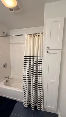 $2,350 | 127 Eldridge Street, Unit 2, Taunton, MA 02780