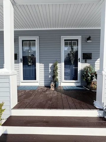 $2,350 | 127 Eldridge Street, Unit 2, Taunton, MA 02780