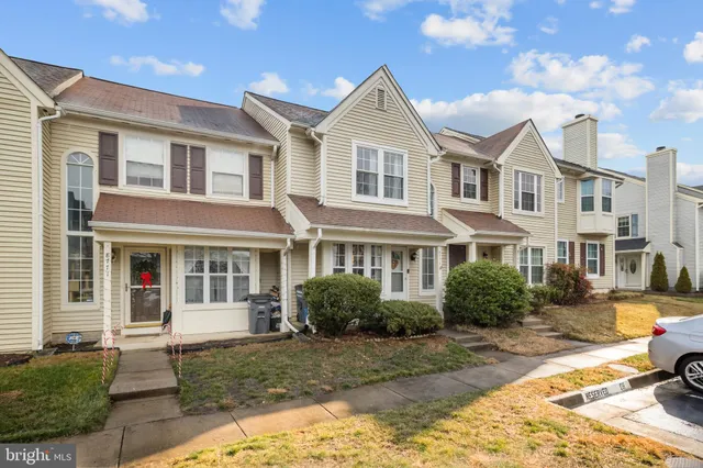 $454,900 | 8773 Village Green Court, Alexandria, VA 22309