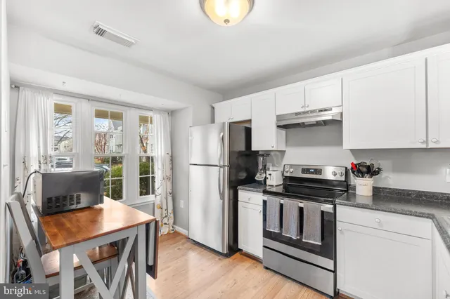 $454,900 | 8773 Village Green Court, Alexandria, VA 22309