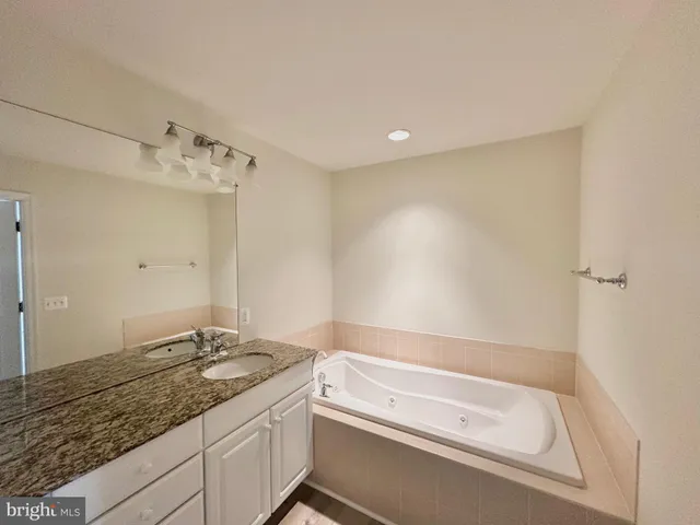 $3,500 | 42904 Bittner Square, Ashburn, VA 20148