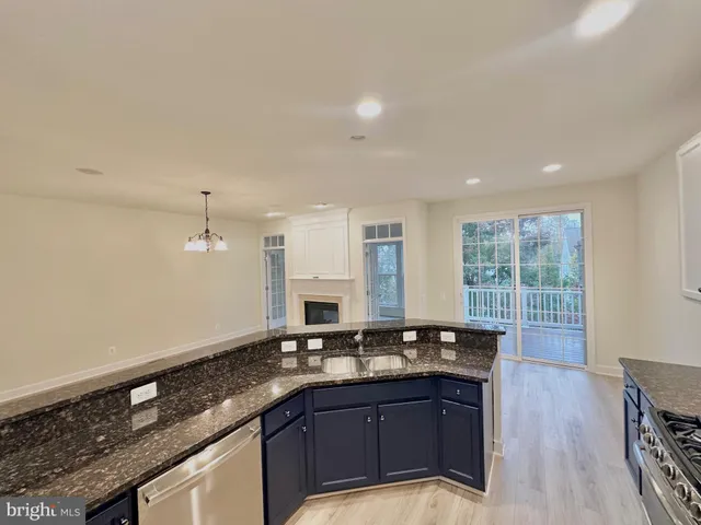 $3,500 | 42904 Bittner Square, Ashburn, VA 20148