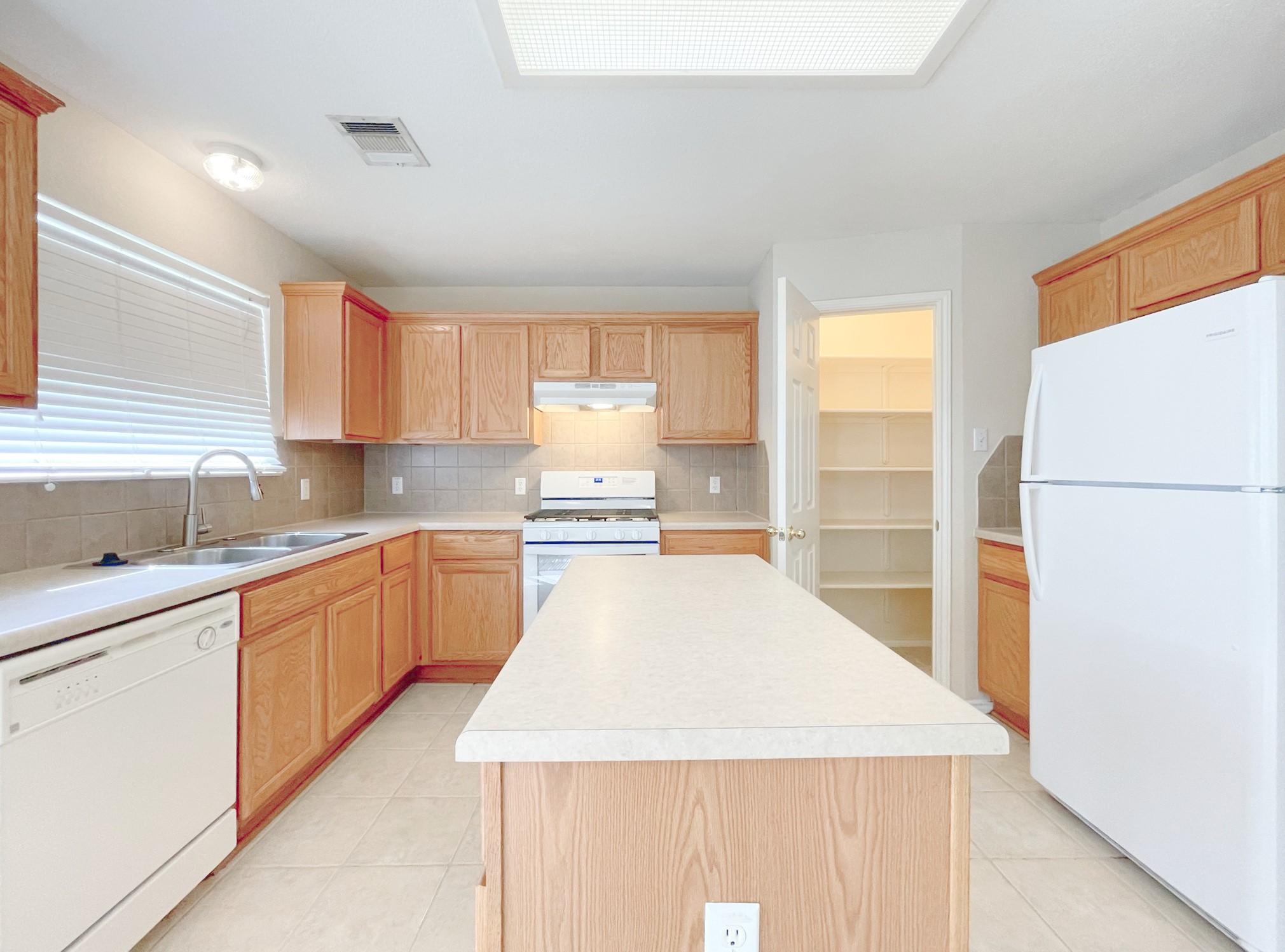 11313 Los Comancheros Road Austin, TX 78717 - Photo 9 of 29