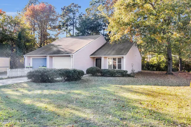 $1,350 | 1611 RaceTrack Road, New Bern, NC 28562