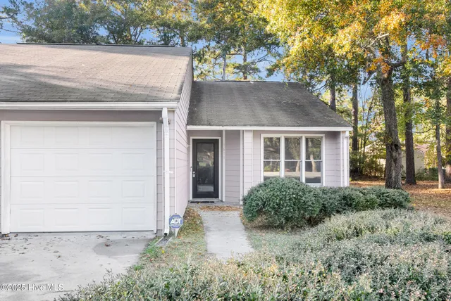 $1,350 | 1611 RaceTrack Road, New Bern, NC 28562