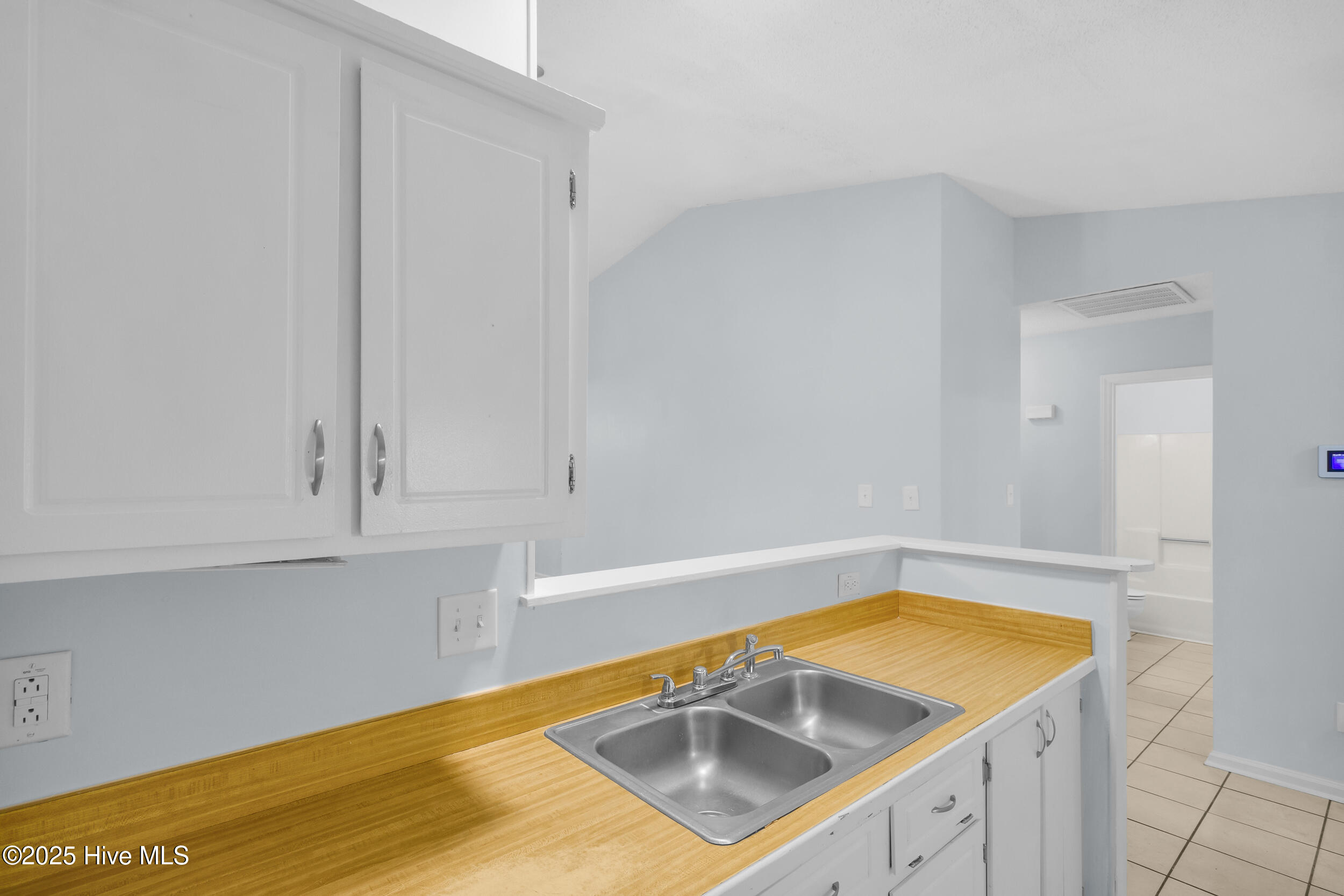 1611 RaceTrack Road New Bern, NC 28562 - Photo 6 of 27 6_8