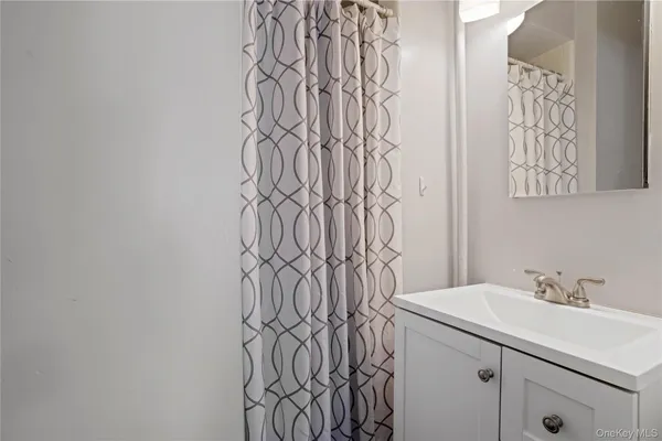 $459,990 | 113 Beacon Hill Drive, Unit E25, Dobbs Ferry, NY 10522