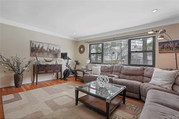 $459,990 | 113 Beacon Hill Drive, Unit E25, Dobbs Ferry, NY 10522