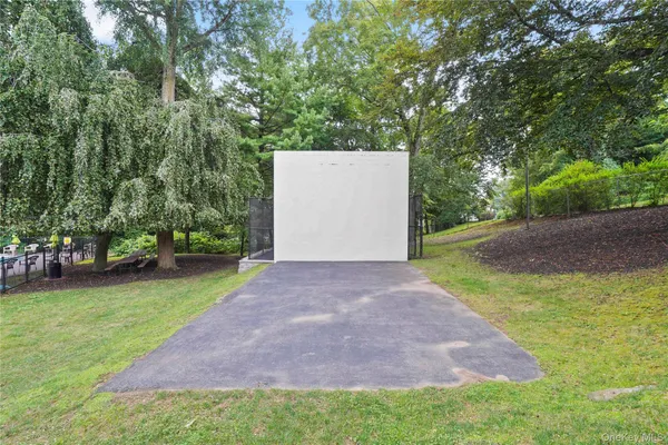 $459,990 | 113 Beacon Hill Drive, Unit E25, Dobbs Ferry, NY 10522