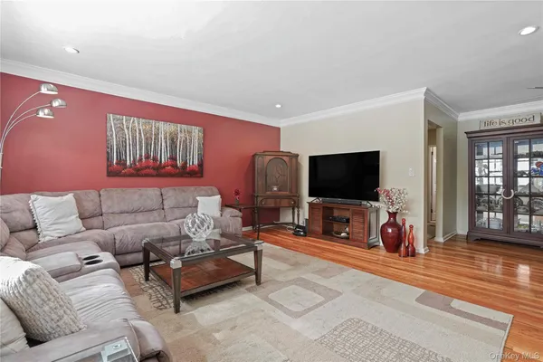 $459,990 | 113 Beacon Hill Drive, Unit E25, Dobbs Ferry, NY 10522