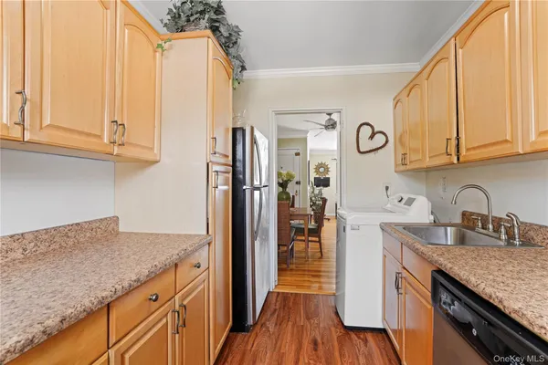 $459,990 | 113 Beacon Hill Drive, Unit E25, Dobbs Ferry, NY 10522