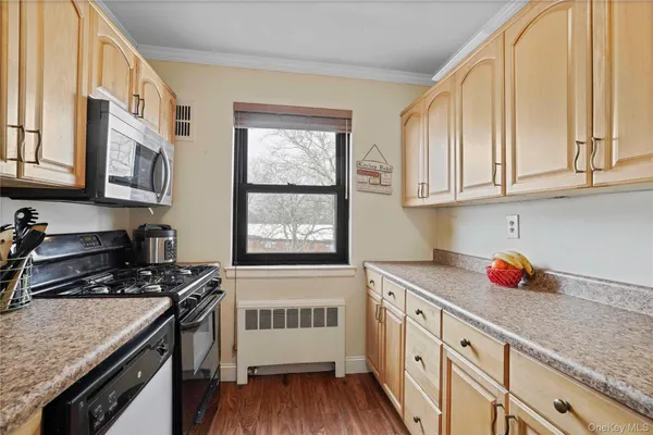 $459,990 | 113 Beacon Hill Drive, Unit E25, Dobbs Ferry, NY 10522
