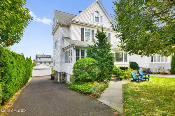 $7,000 | 41 Ridge Street, Unit 1, Greenwich, CT 06830