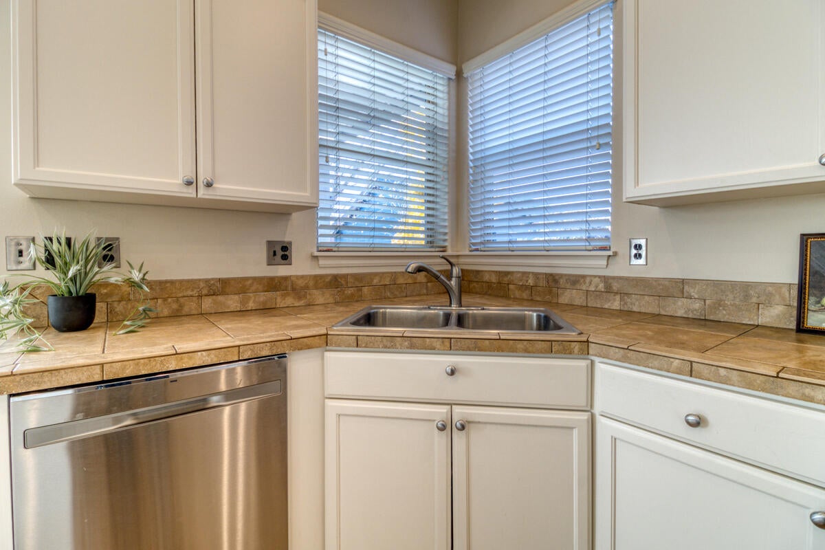 748 Northwest 28th Loop Redmond, OR 97756 - Photo 11 of 31 CREP0130