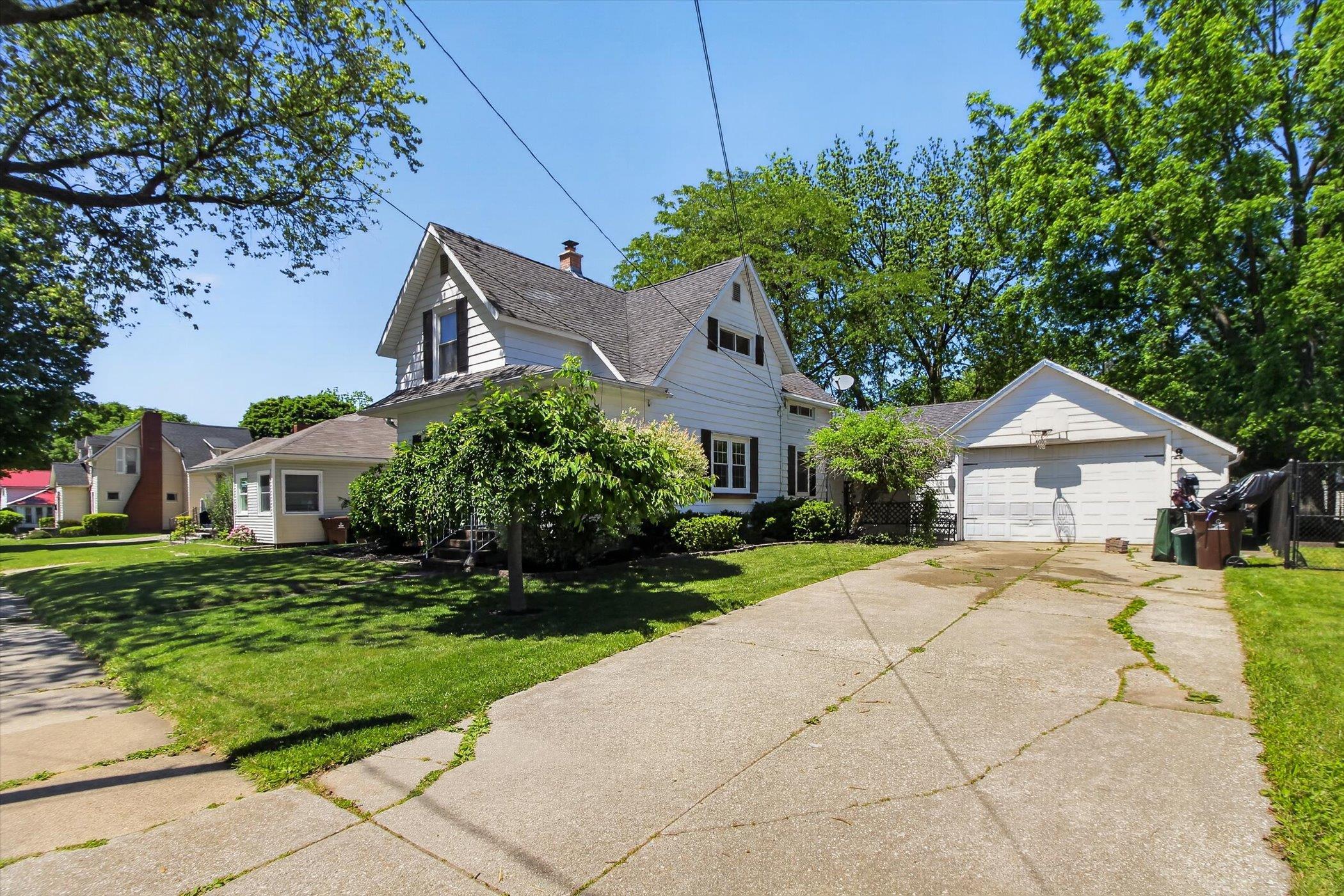 308 Orchard Street Alma, MI 48801 - Photo 4 of 56