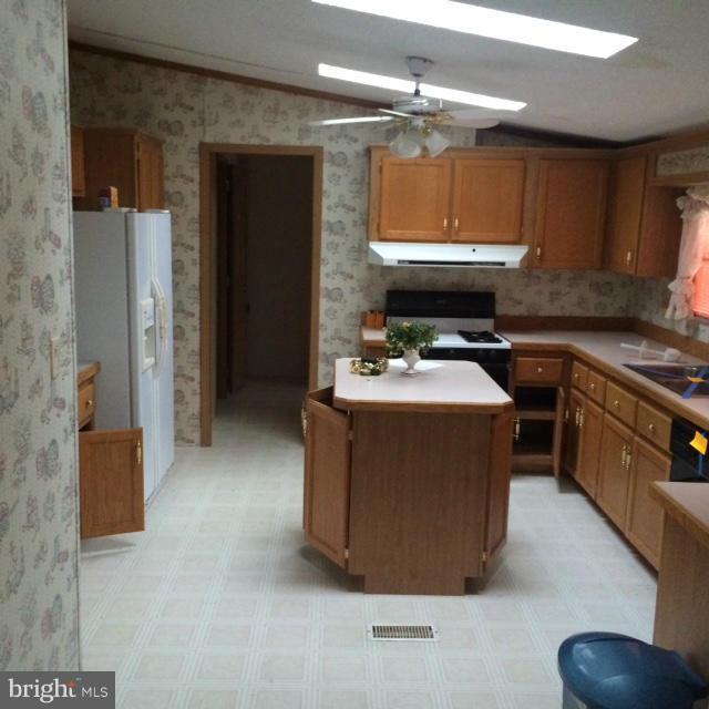 21710 Dover Bridge Road Preston, MD 21655 - Photo 5 of 13 Kitchen