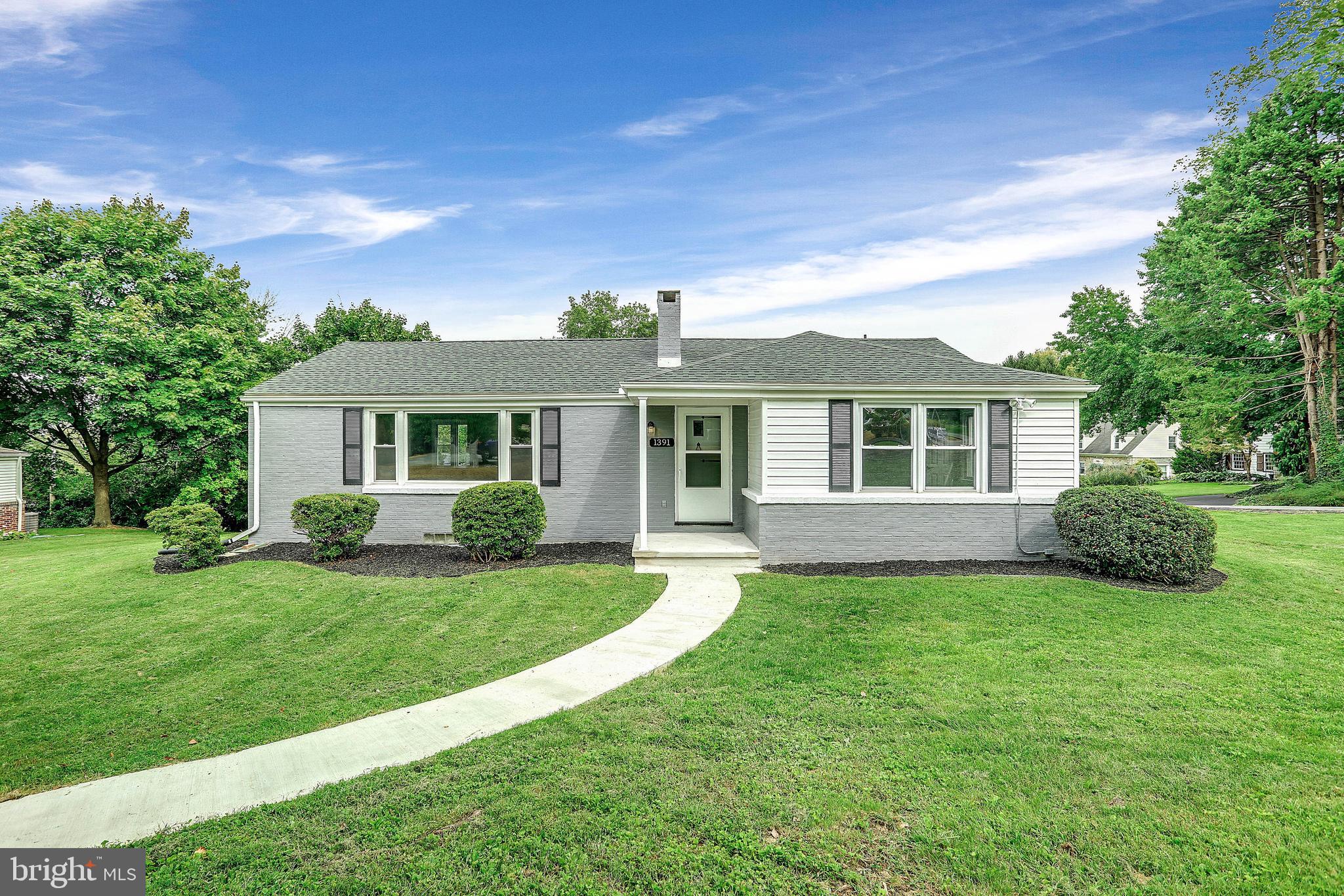 1391 Stratford Road York, PA 17403 - Photo 2 of 45 Gallery Image 2