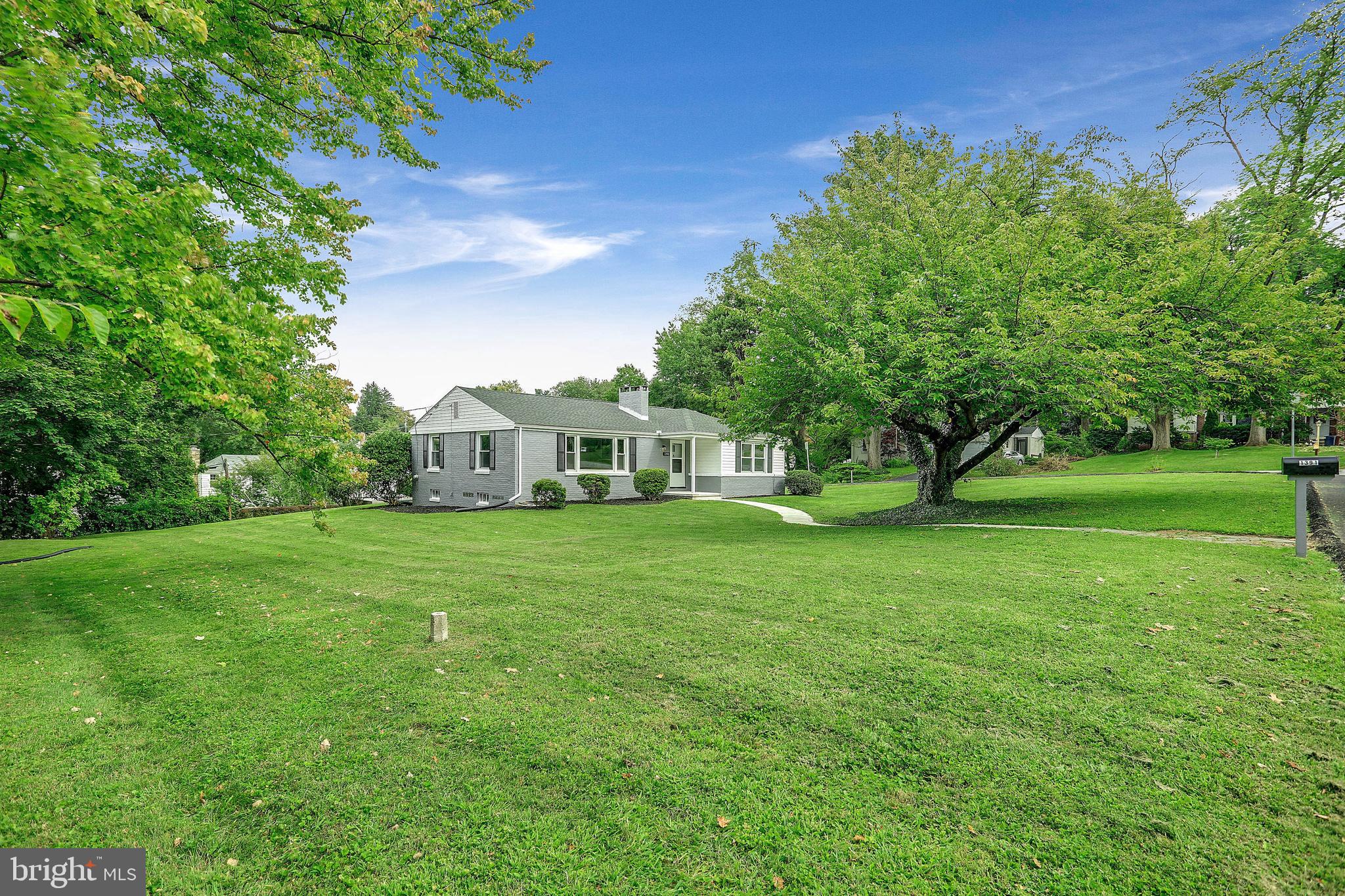 1391 Stratford Road York, PA 17403 - Photo 5 of 45 Gallery Image 5