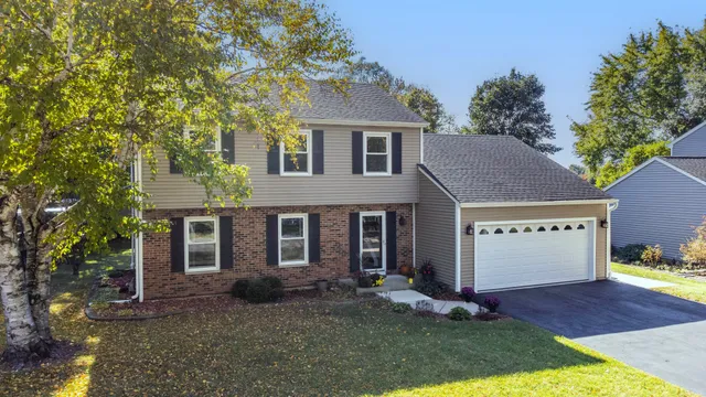 $460,000 | 1533 Banbury Avenue, St. Charles, IL 60174