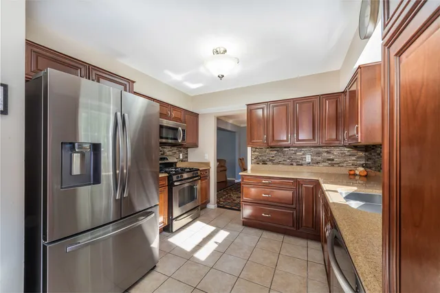 $460,000 | 1533 Banbury Avenue, St. Charles, IL 60174