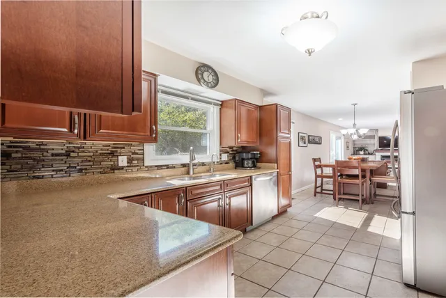 $460,000 | 1533 Banbury Avenue, St. Charles, IL 60174