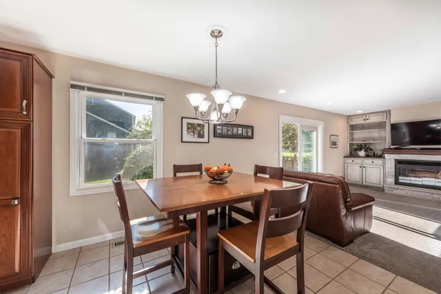 $460,000 | 1533 Banbury Avenue, St. Charles, IL 60174