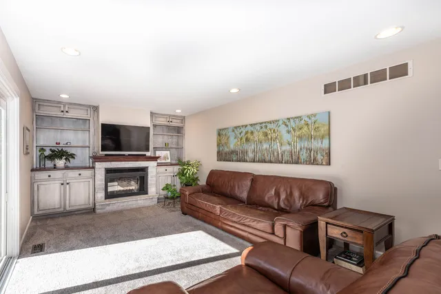 $460,000 | 1533 Banbury Avenue, St. Charles, IL 60174