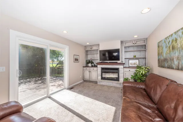 $460,000 | 1533 Banbury Avenue, St. Charles, IL 60174