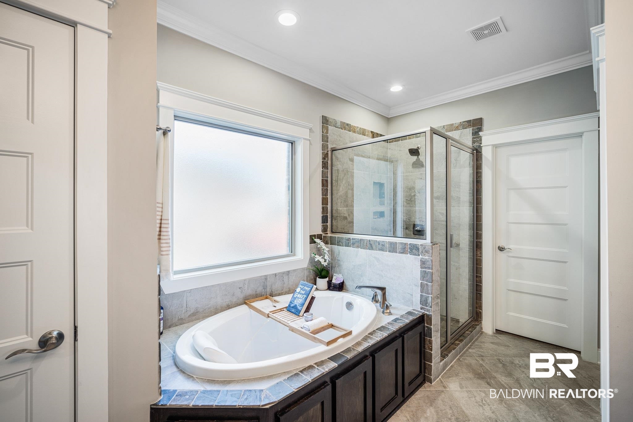 27765 Rhone Drive Daphne, AL 36526 - Photo 20 of 39 Master Soaking Tub
