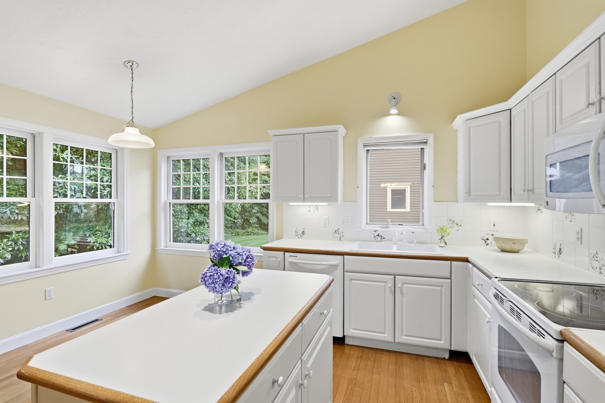 111 Stow Road, Unit 111 Boxborough, MA 01719 - Photo 5 of 24 Gallery Image 5