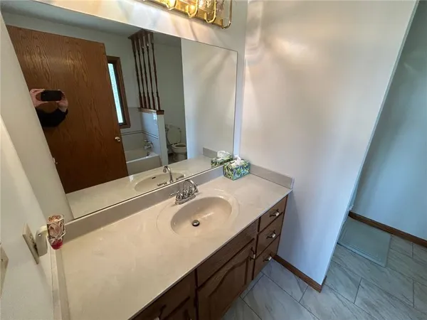 $404,900 | 21921 State Hwy BB, Nevada, MO 64772