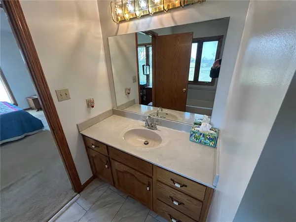 $404,900 | 21921 State Hwy BB, Nevada, MO 64772