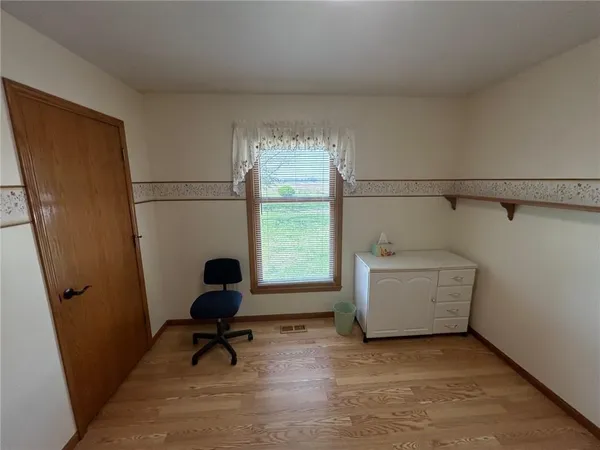 $404,900 | 21921 State Hwy BB, Nevada, MO 64772