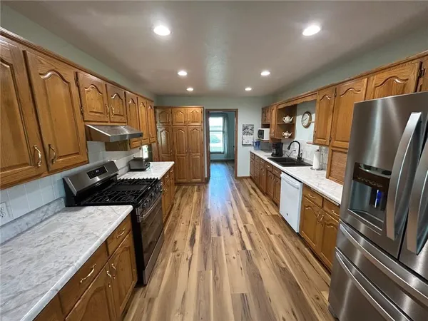 $404,900 | 21921 State Hwy BB, Nevada, MO 64772