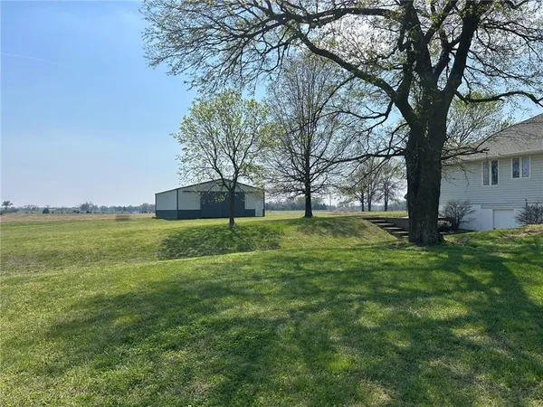 $404,900 | 21921 State Hwy BB, Nevada, MO 64772