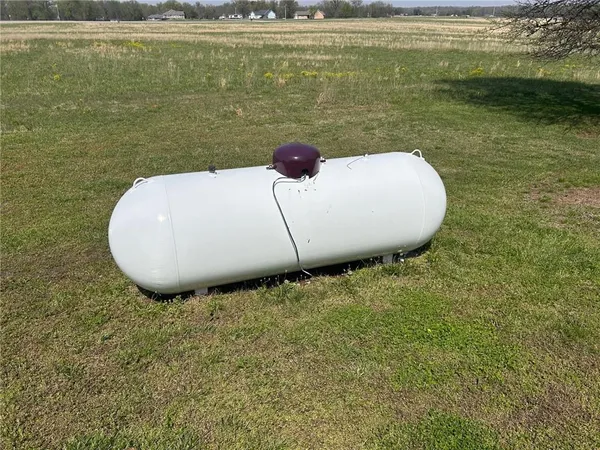 $404,900 | 21921 State Hwy BB, Nevada, MO 64772