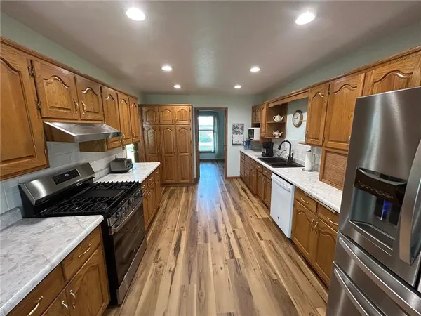 $404,900 | 21921 State Hwy BB, Nevada, MO 64772