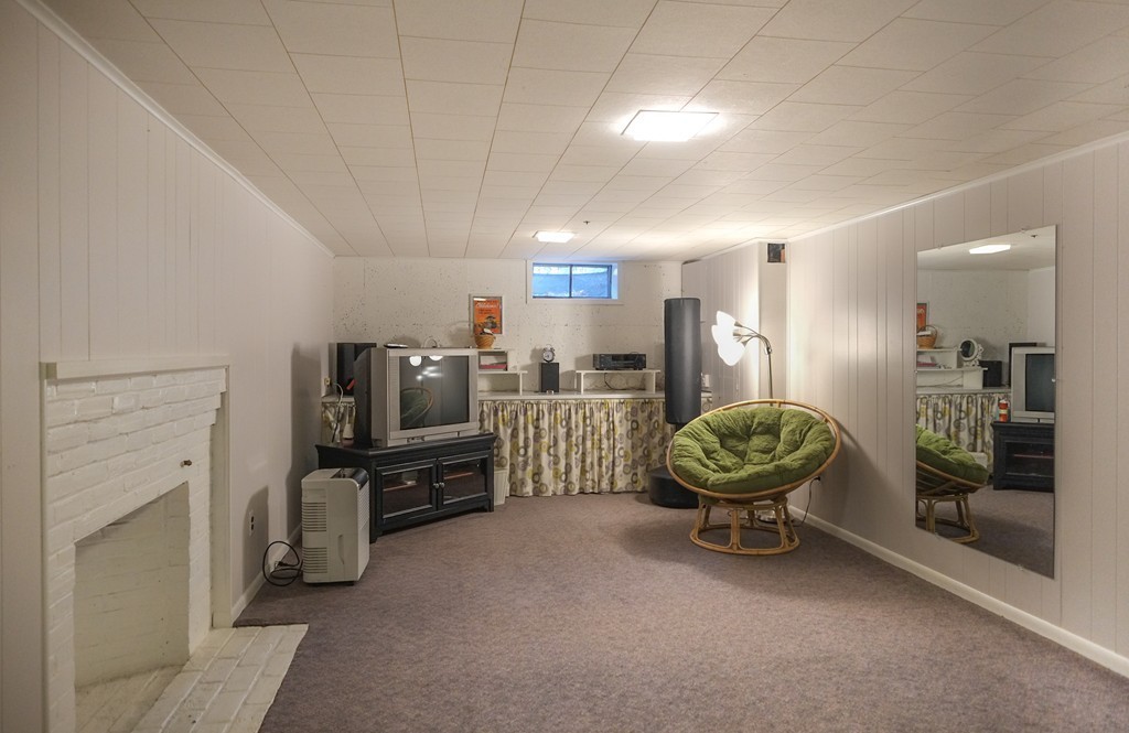 41 Davelin Road Wayland, MA 01778 - Photo 20 of 24 Gallery Image 20