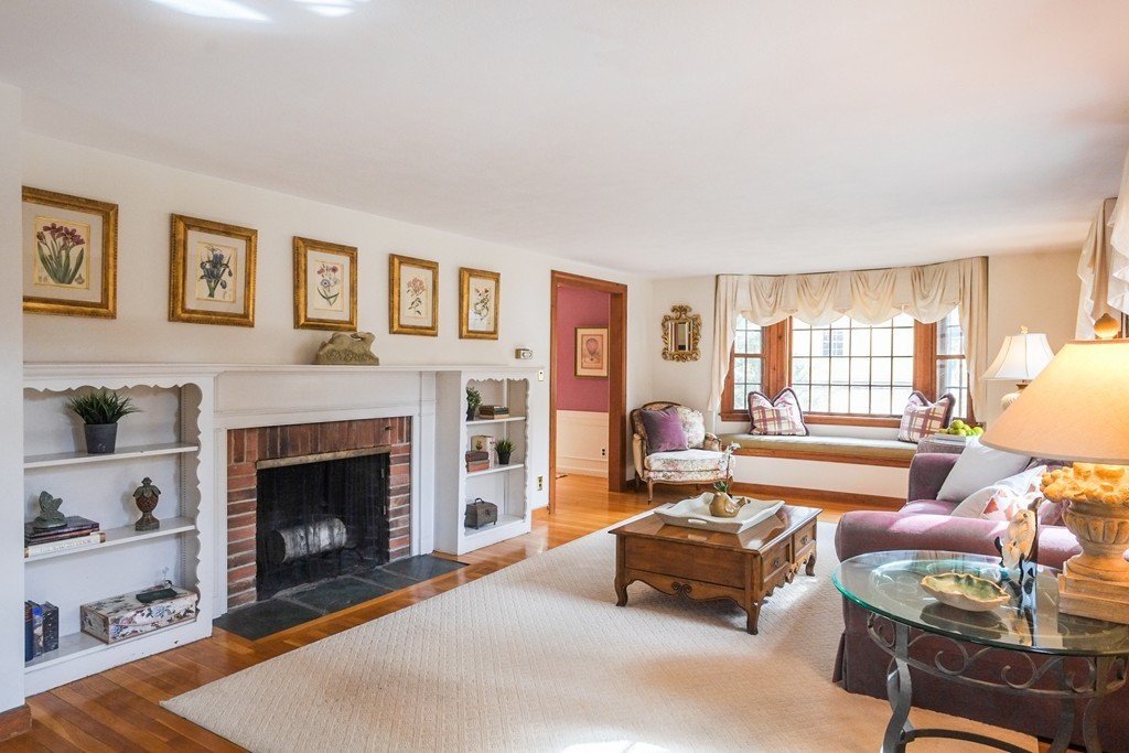 41 Davelin Road Wayland, MA 01778 - Photo 2 of 24 Gallery Image 2