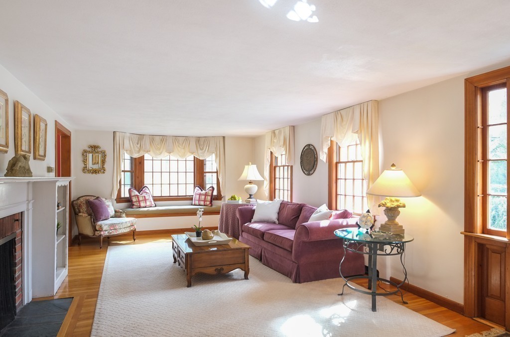 41 Davelin Road Wayland, MA 01778 - Photo 4 of 24 Gallery Image 4