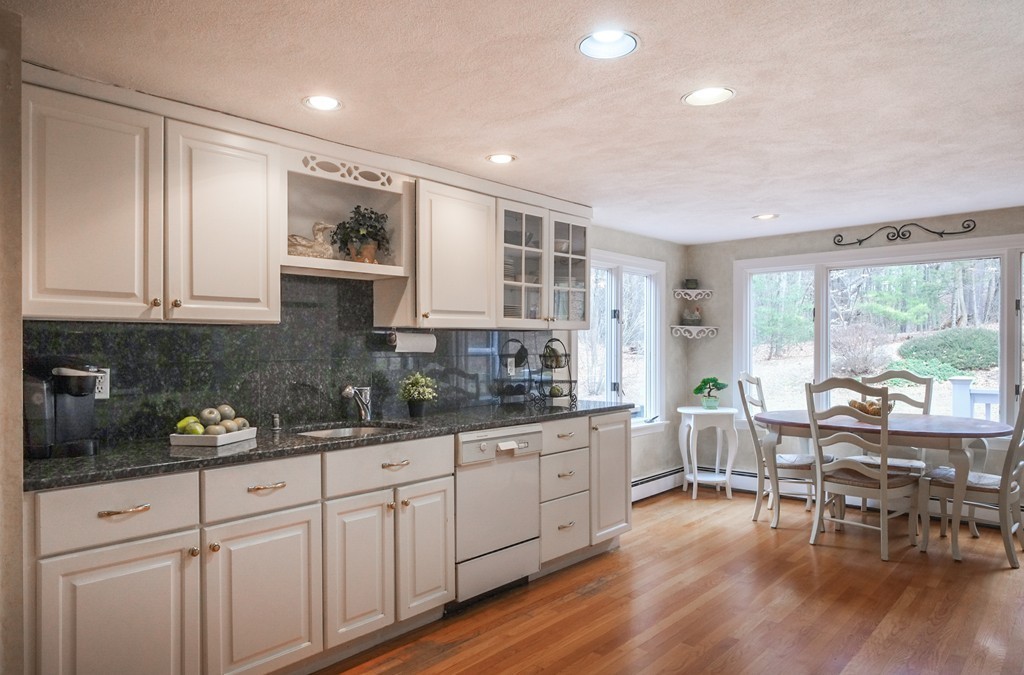41 Davelin Road Wayland, MA 01778 - Photo 6 of 24 Gallery Image 6