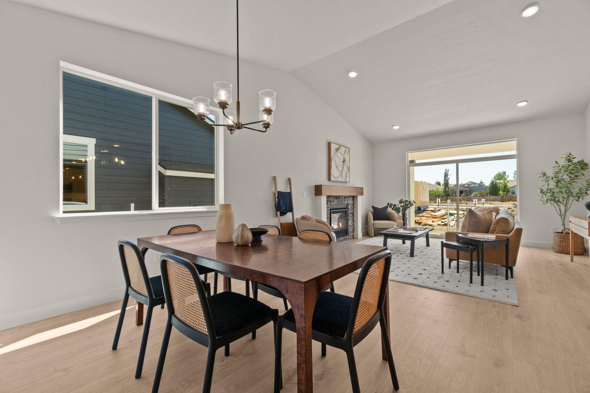 2853 Northeast Wells Acres Road, Unit 15 Bend, OR 97701 - Photo 12 of 28 Dining area fits every table