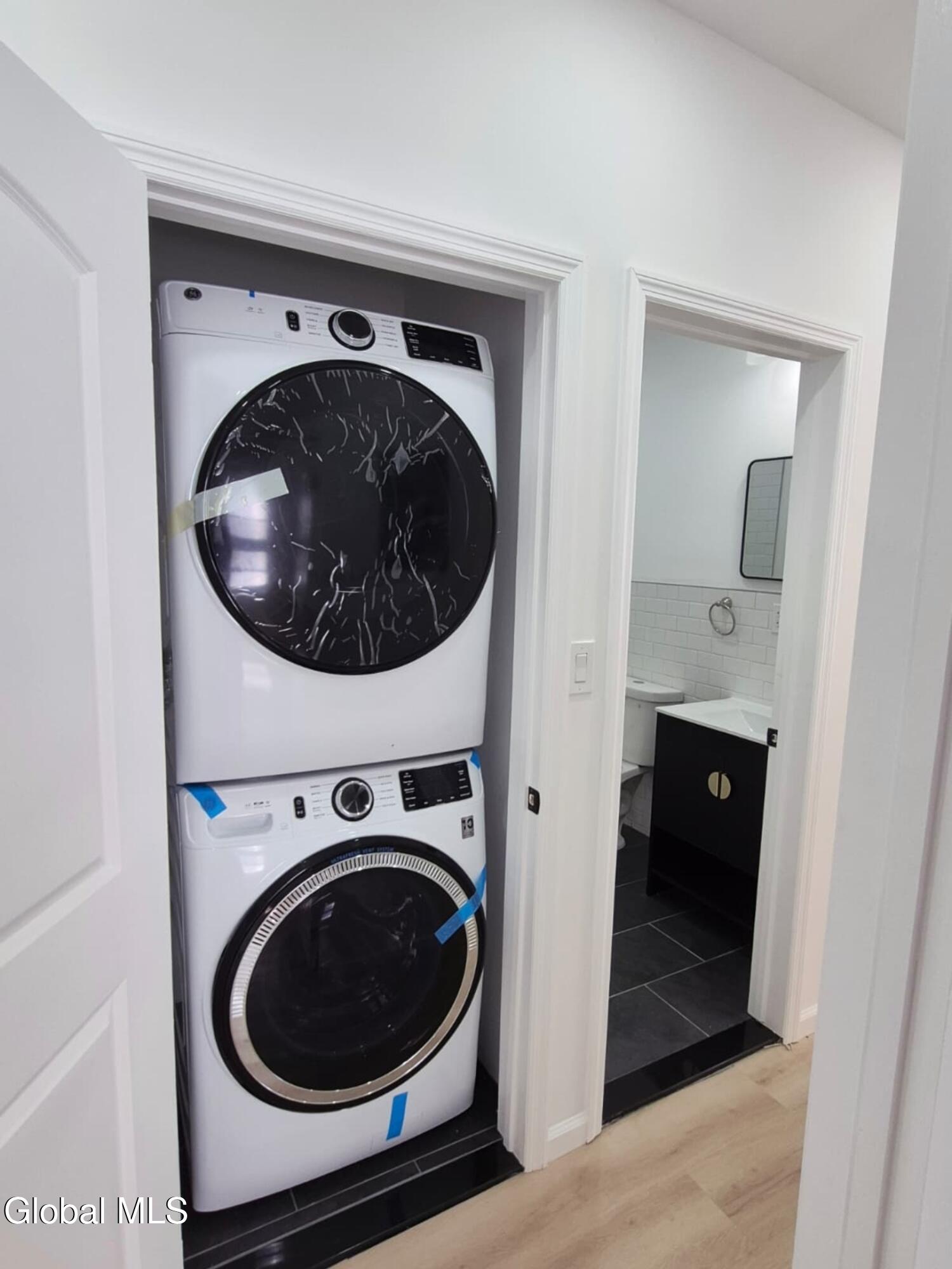 445 5th Avenue, Unit 2 Troy, NY 12182 - Photo 12 of 20 1000065099