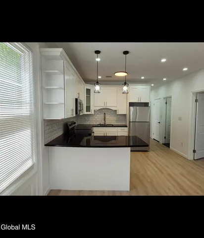 $1,850 | 445 5th Avenue, Unit 2, Troy, NY 12182