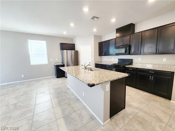 $2,450 | 5574 Autumn Cliffs Way, Las Vegas, NV 89118